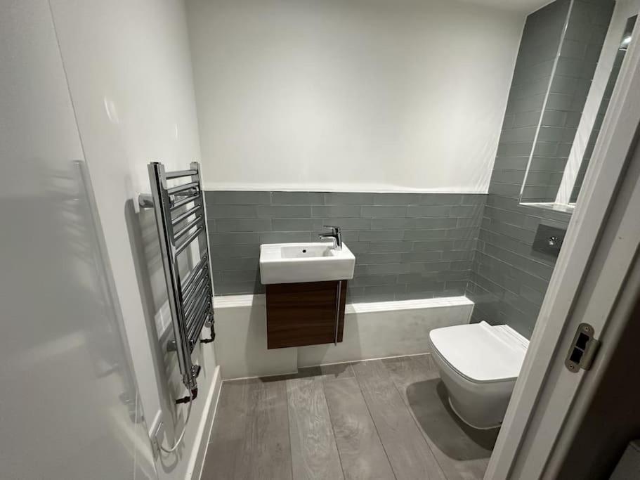 Luxurious 1-Bedroom With Parking Birmingham Ngoại thất bức ảnh