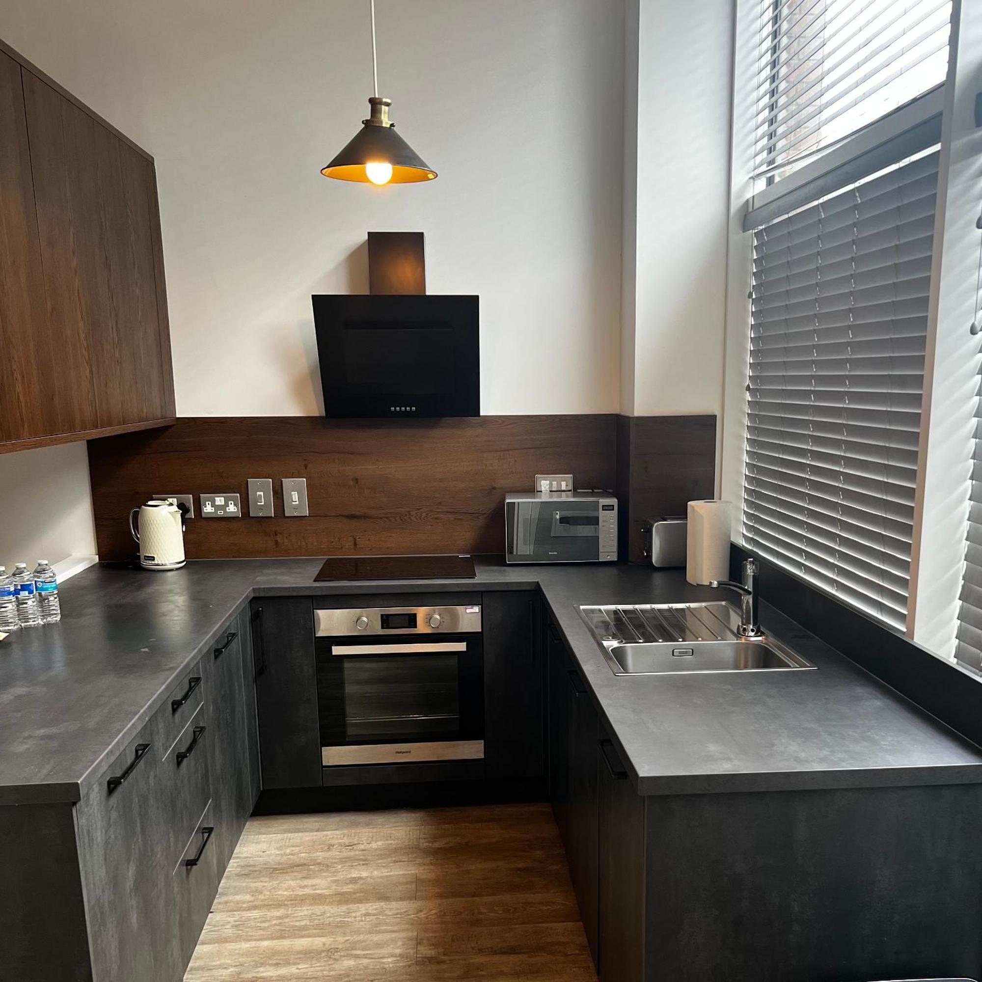 Luxurious 1-Bedroom With Parking Birmingham Ngoại thất bức ảnh